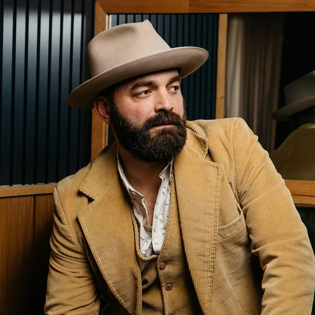 Drew Holcomb & the Neighbors