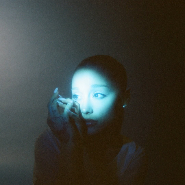 ARIANA-GRANDE