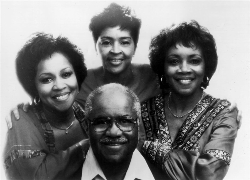 THE-STAPLE-SINGERS